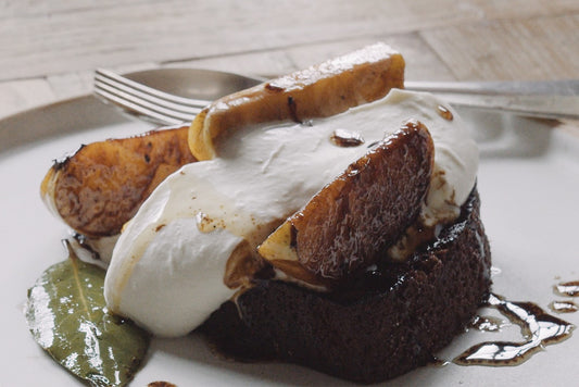 Caramelised Gingerbread with Glazed Apples and Fresh Cream