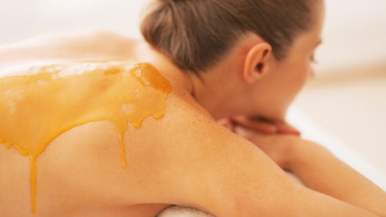 manuka honey on skin for topical uses holistic remedy